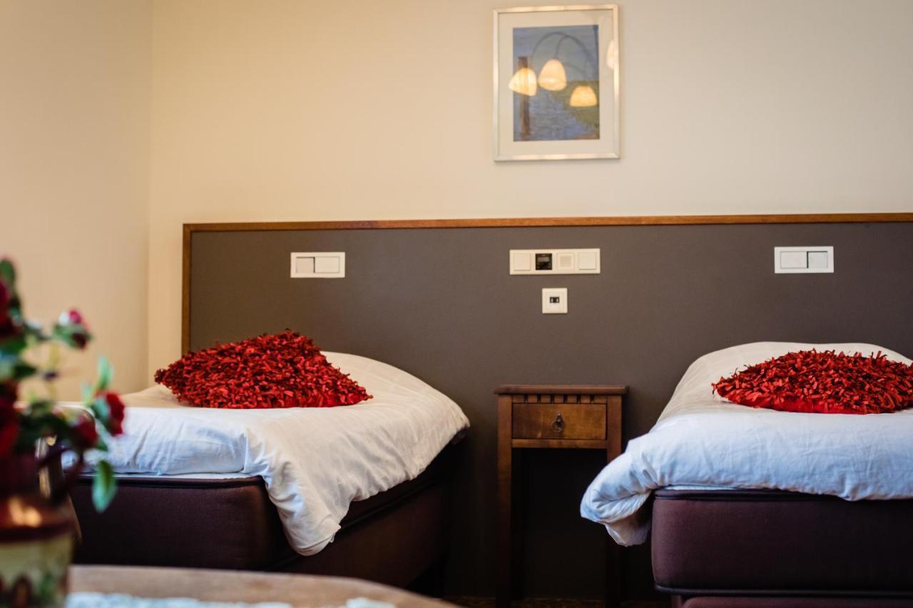 Hotel De Reiziger Ottersum Bagian luar foto