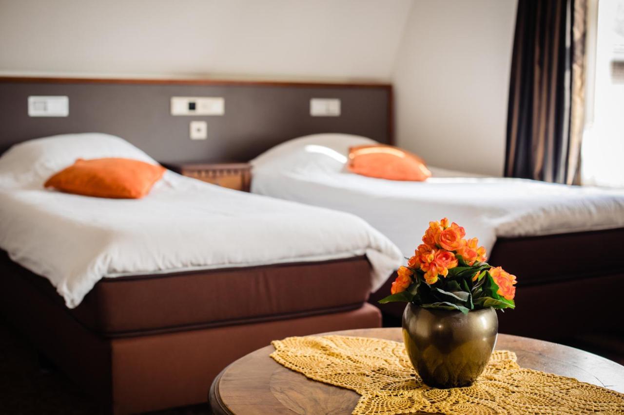 Hotel De Reiziger Ottersum Bagian luar foto